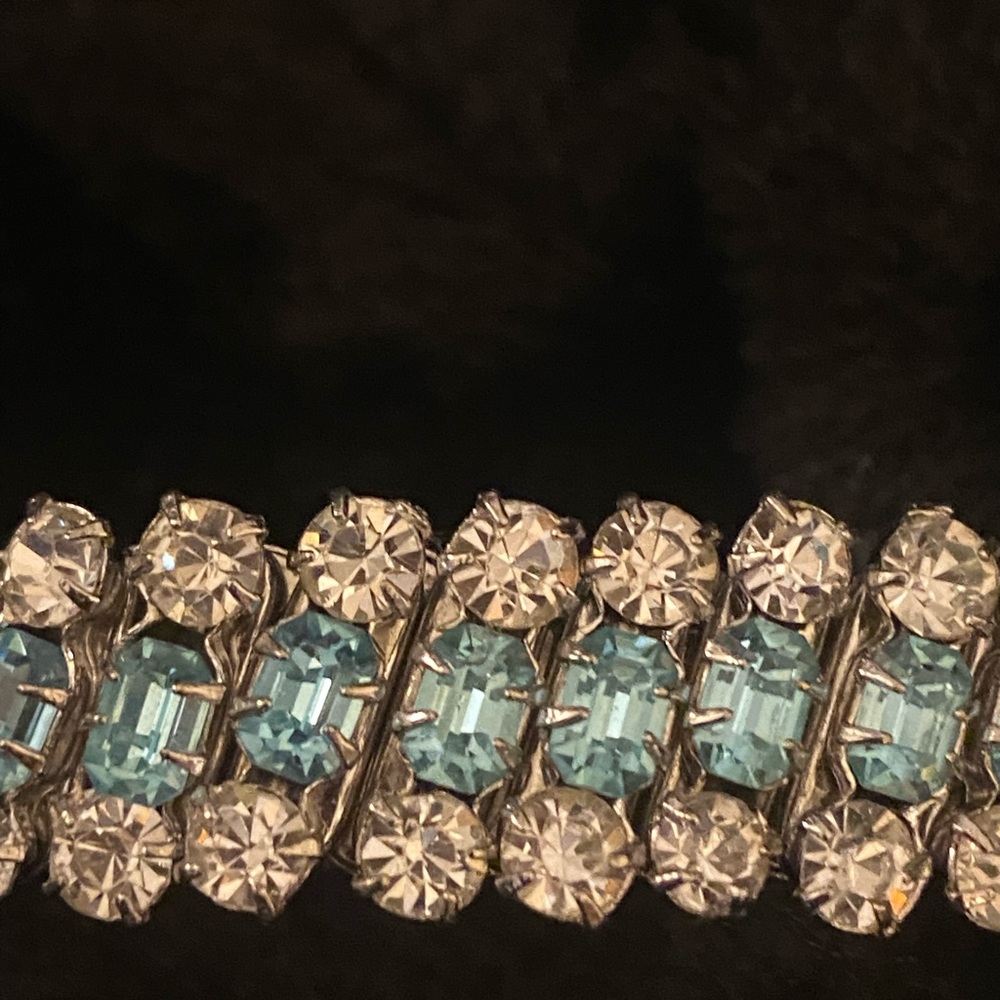 Vintage Light Blue Rhinestone Choker Necklace & Bracelet Set look @ the video - Picture 5 of 17